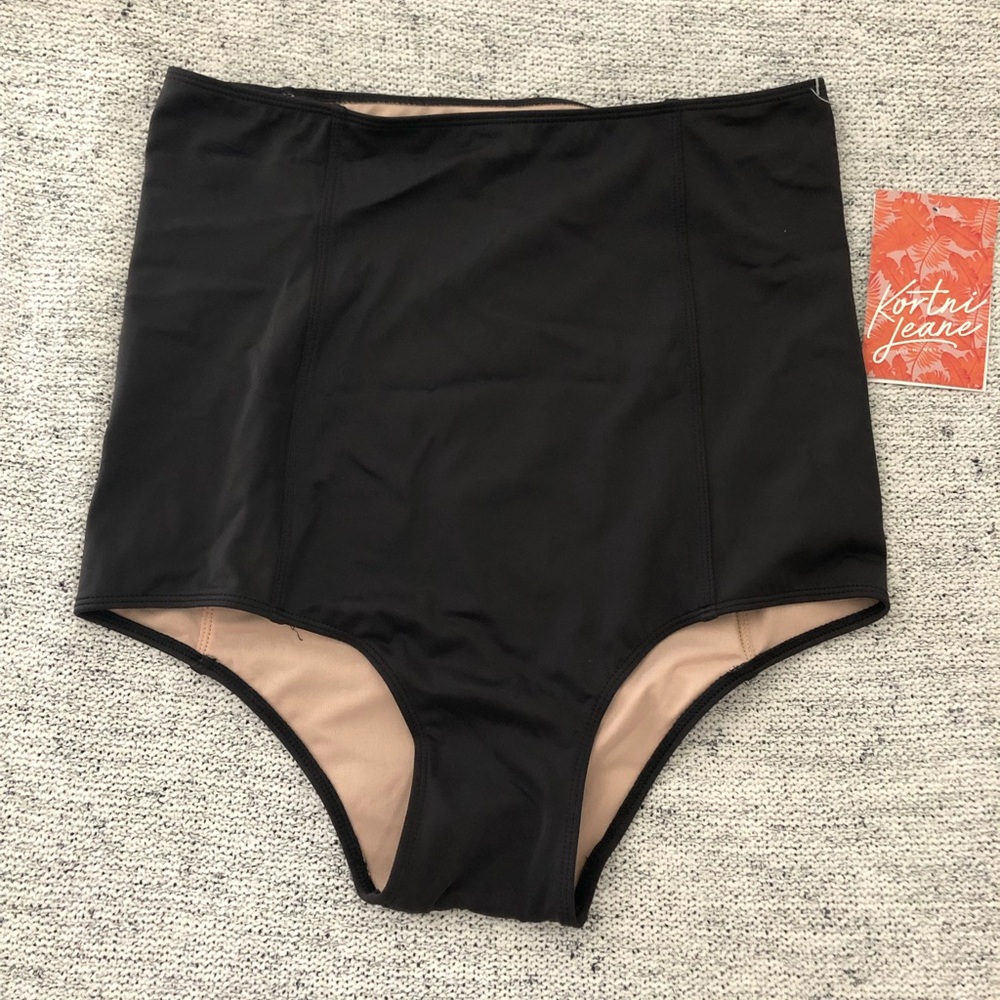 NWT kortni Jeane medium high waisted bottoms